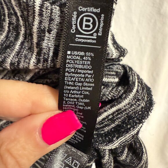 Athleta‎ Breezy Scoop V-Neck Tee Black Gray Stripe Size XL - Picture 4 of 7